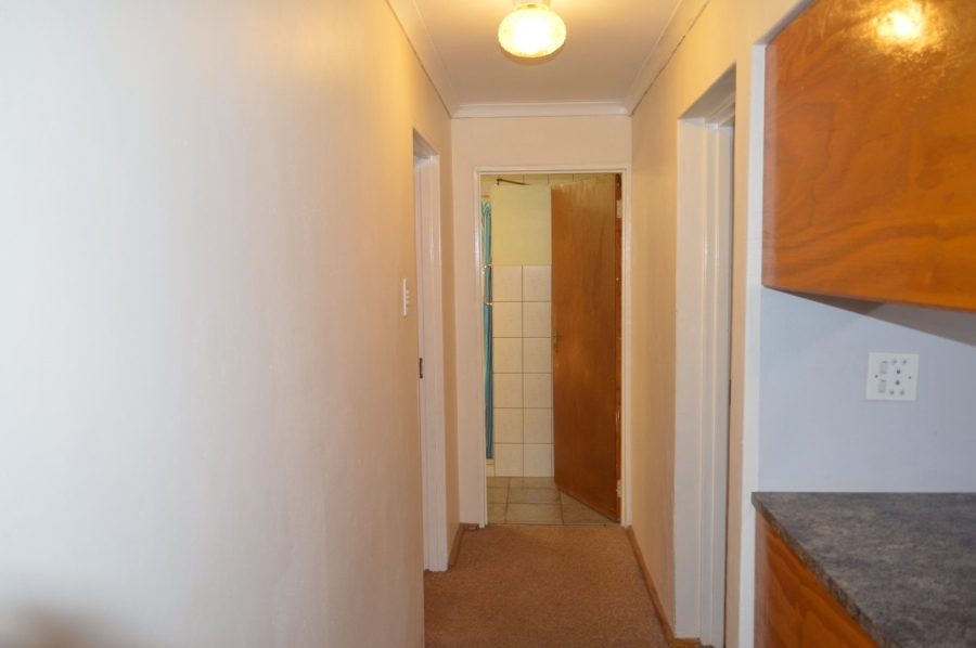 To Let 2 Bedroom Property for Rent in Songloed North West